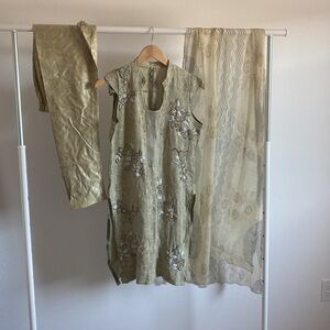 Pakistani Indian 3piece outfit